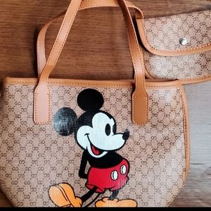 Small arm purse with coin purse